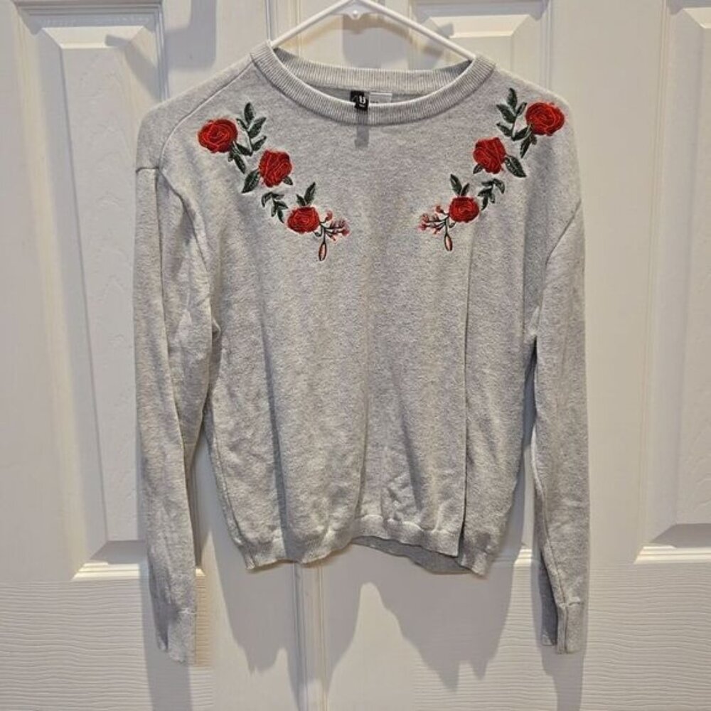 Sweater gray great condition size M junior